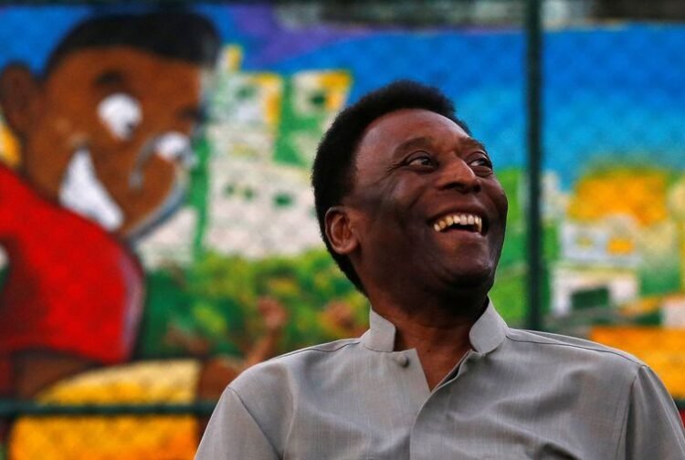 Mundo do futebol celebra os 80 anos do Rei Pelé