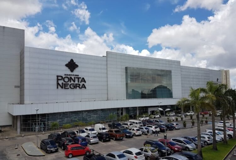 Shopping Ponta Negra completa 9 anos em Manaus