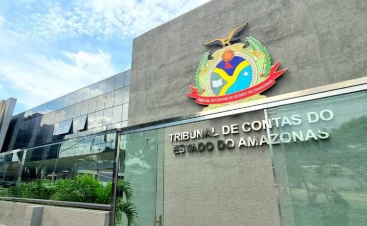 Propaganda eleitoral proibida na sede do TCE Amazonas