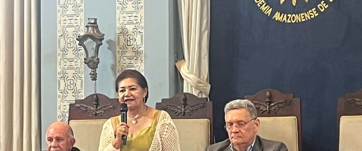 Academia_capa
