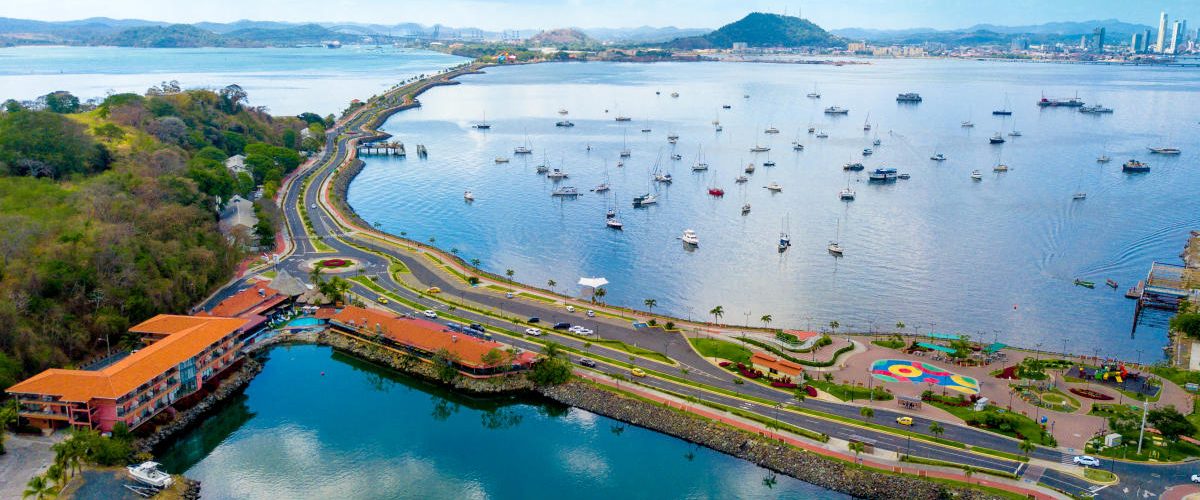 Calzada_de_Amador_visitpanama_capa