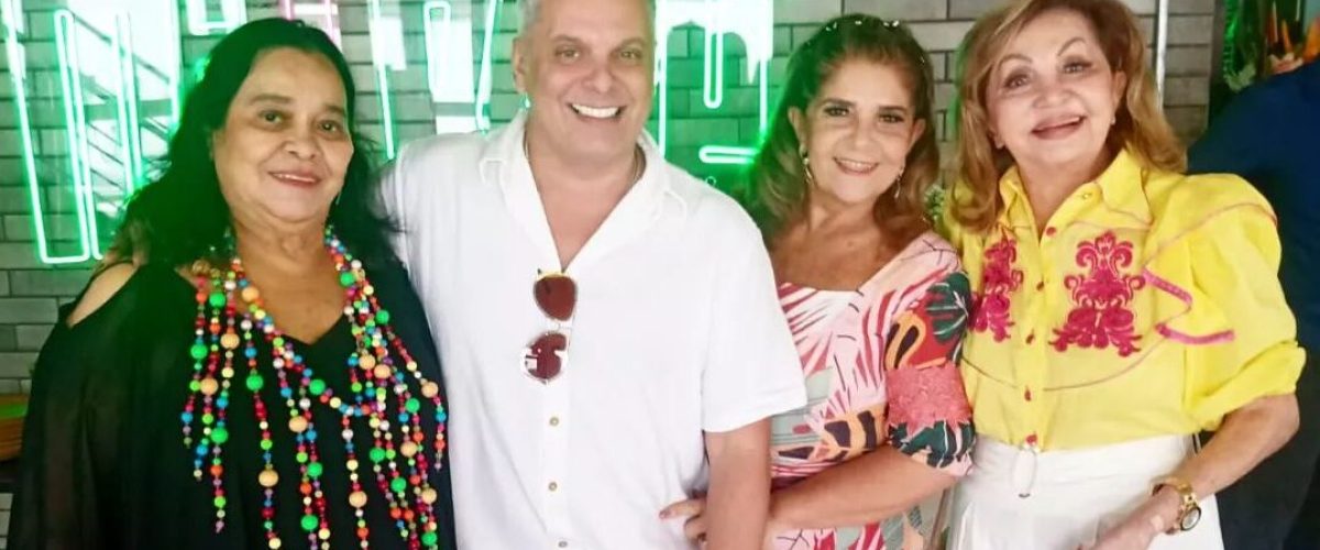 Guto e senhorasFace
