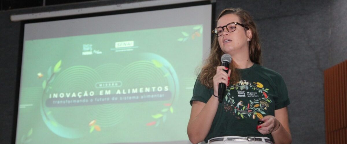 Representante do Nestlé, Carolina Falcoski